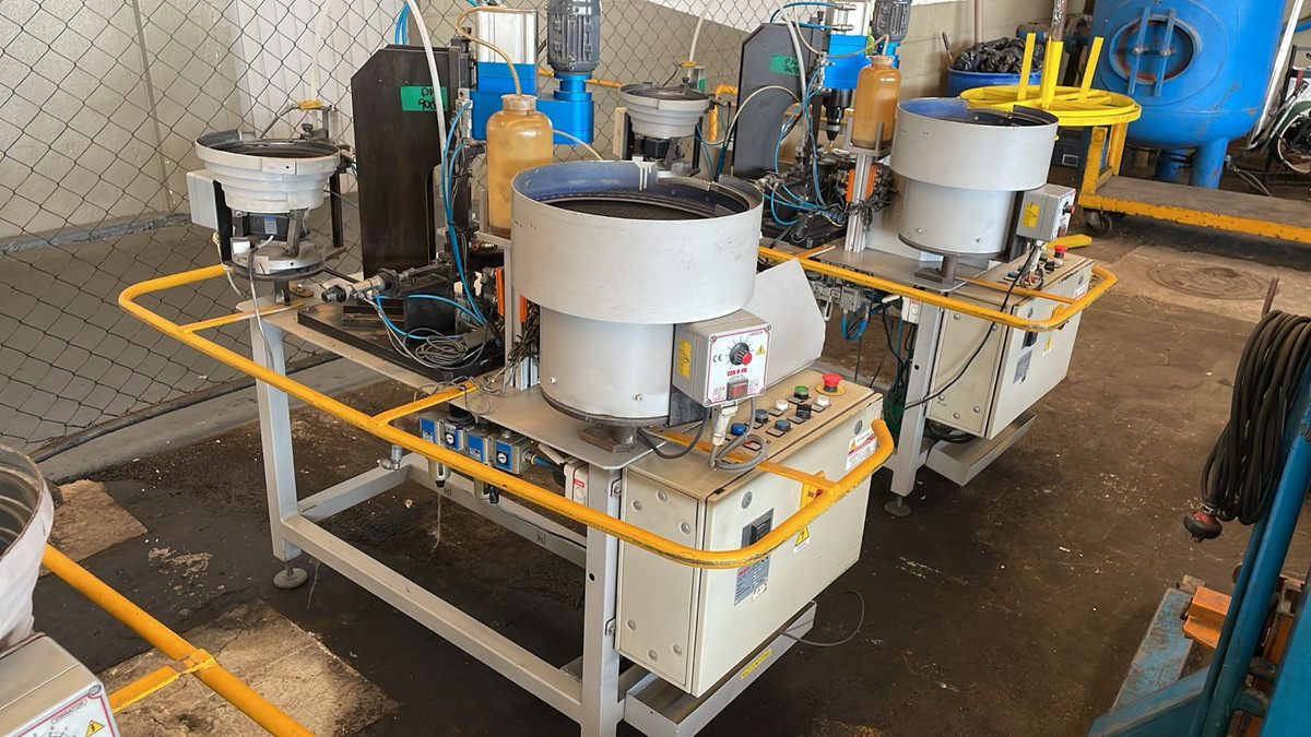 Máquina para Rebitar Eixo e Roldana