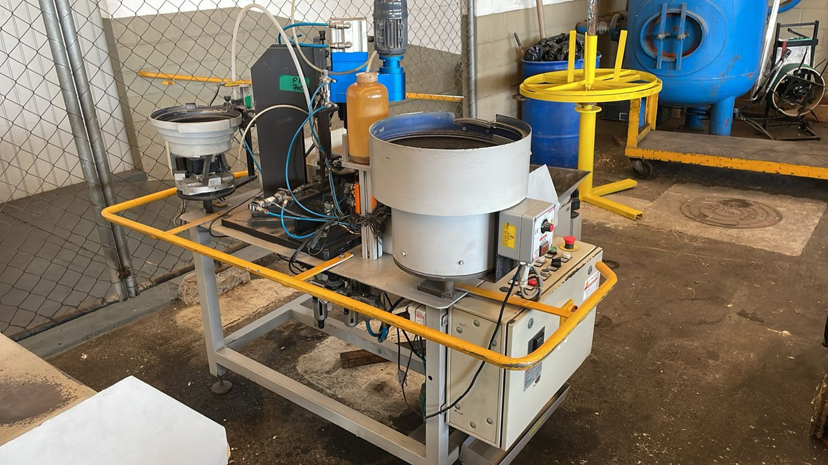 Máquina para Rebitar Eixo e Roldana