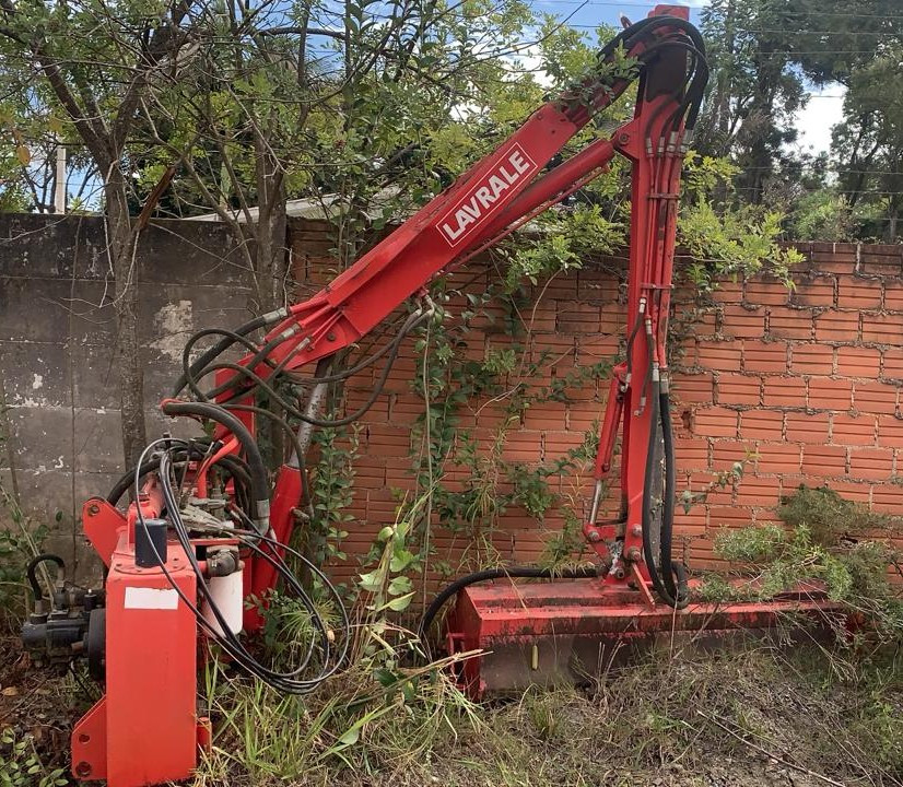 LAVRALE - ROÇADEIRA AGRÍCOLA ARTICULADA, Vermelha — foto 1