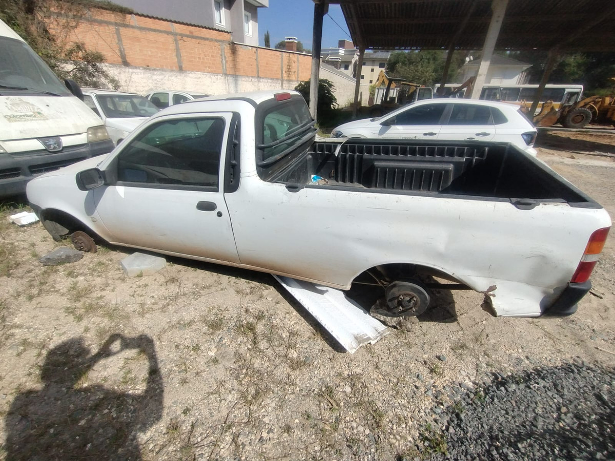 FIAT UNO MILLE FIRE 1.0 - Placas: AKG 1309 - Branco - 6as. - Espécie: Pas./Automóvel - Ano/Modelo: 02/02 - Cap./Pot.: 5P/55CV - Chassi: 9BD15822524386594 - Renavan: 78233268 — foto 3