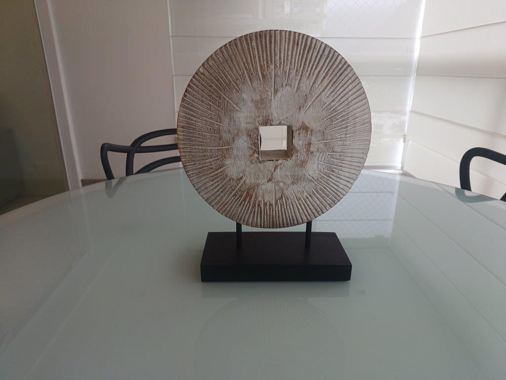 Escultura Em Madeira — foto 1