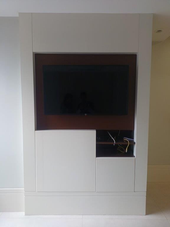 Armário Embutido Com Painel E Prateleiras Aproximadamente 1,48x0,80x2,35 — foto 2