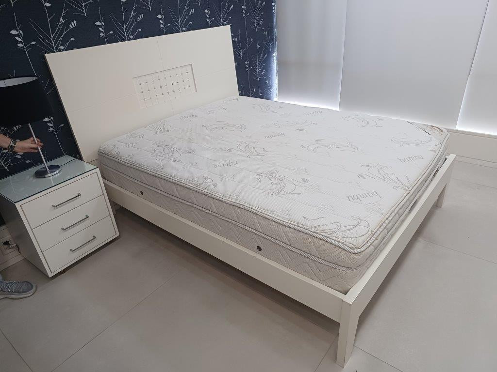 Cama queen em laca da companhia do sono com colchão ortobom maravilhoso — foto 1