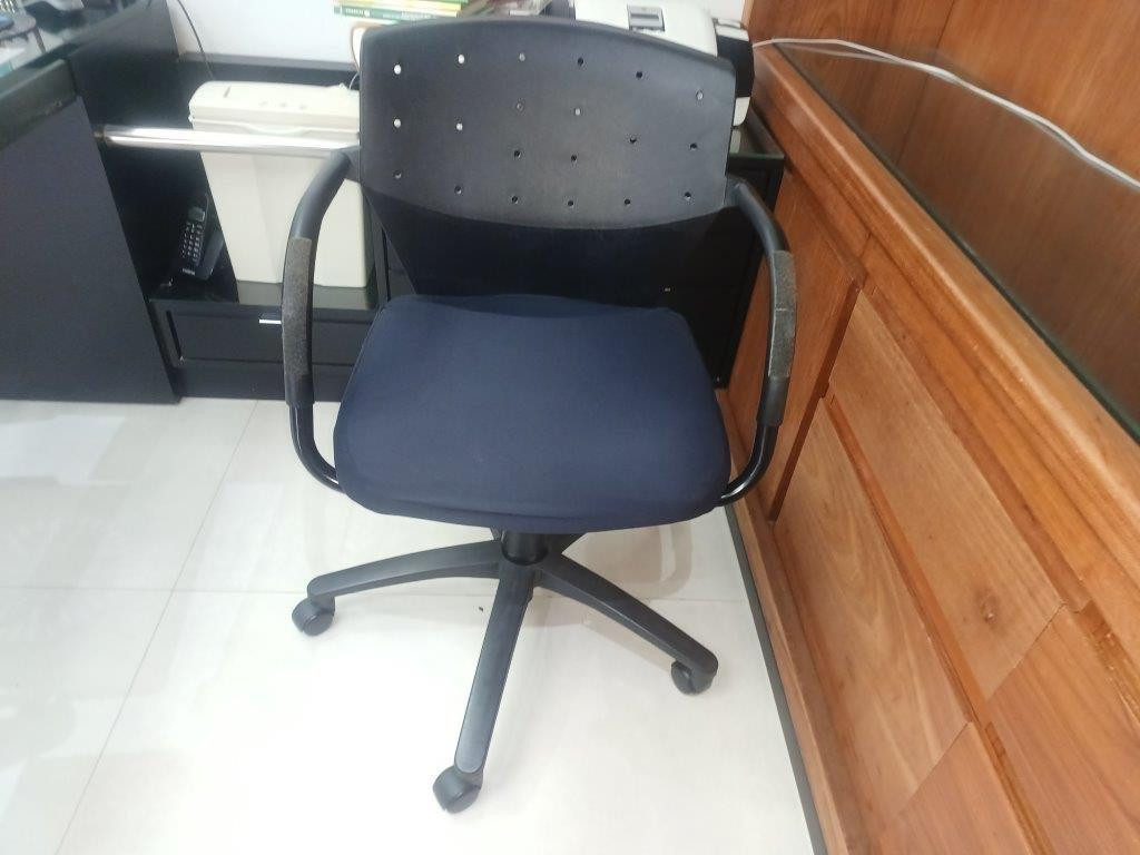 Cadeira Com Rodinhas — foto 1