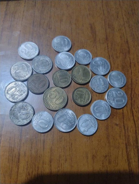 Lote com 19 Moedas da República de 1956 — foto 1