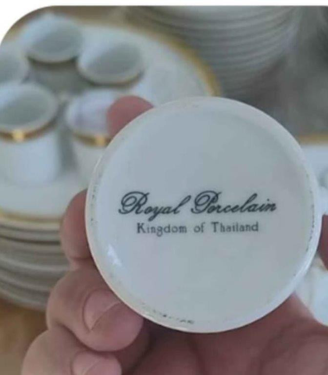 Aparelho de Jantar Royal Porcelain com 80 Peças — foto 1
