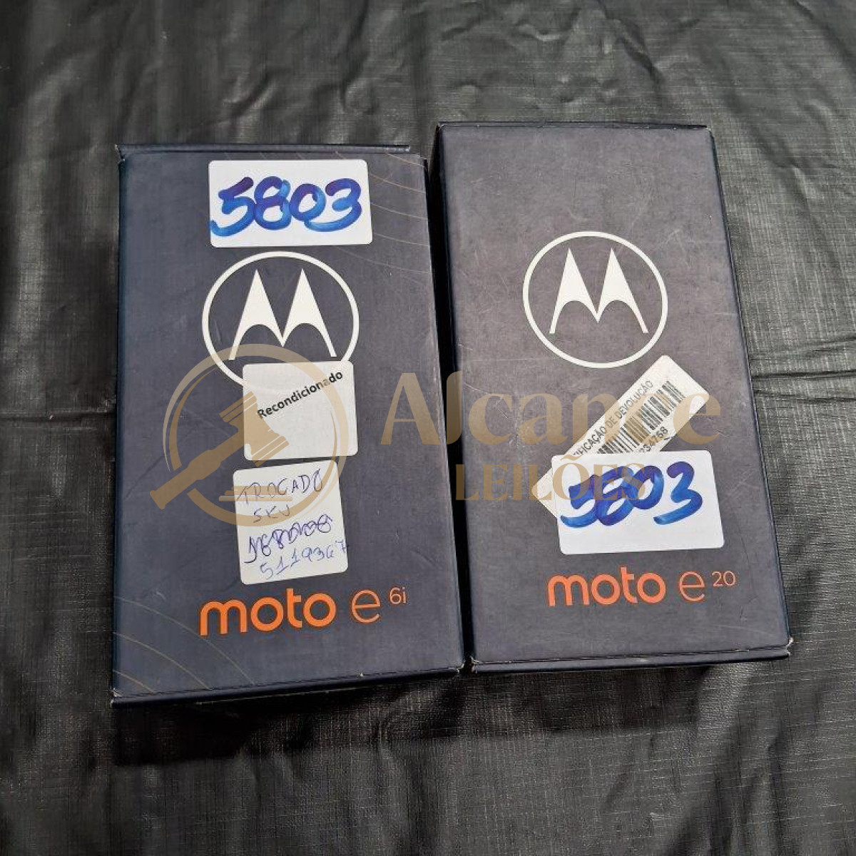 01 SMATPHONE + O1 CELULAR MOTOROLA — foto 1