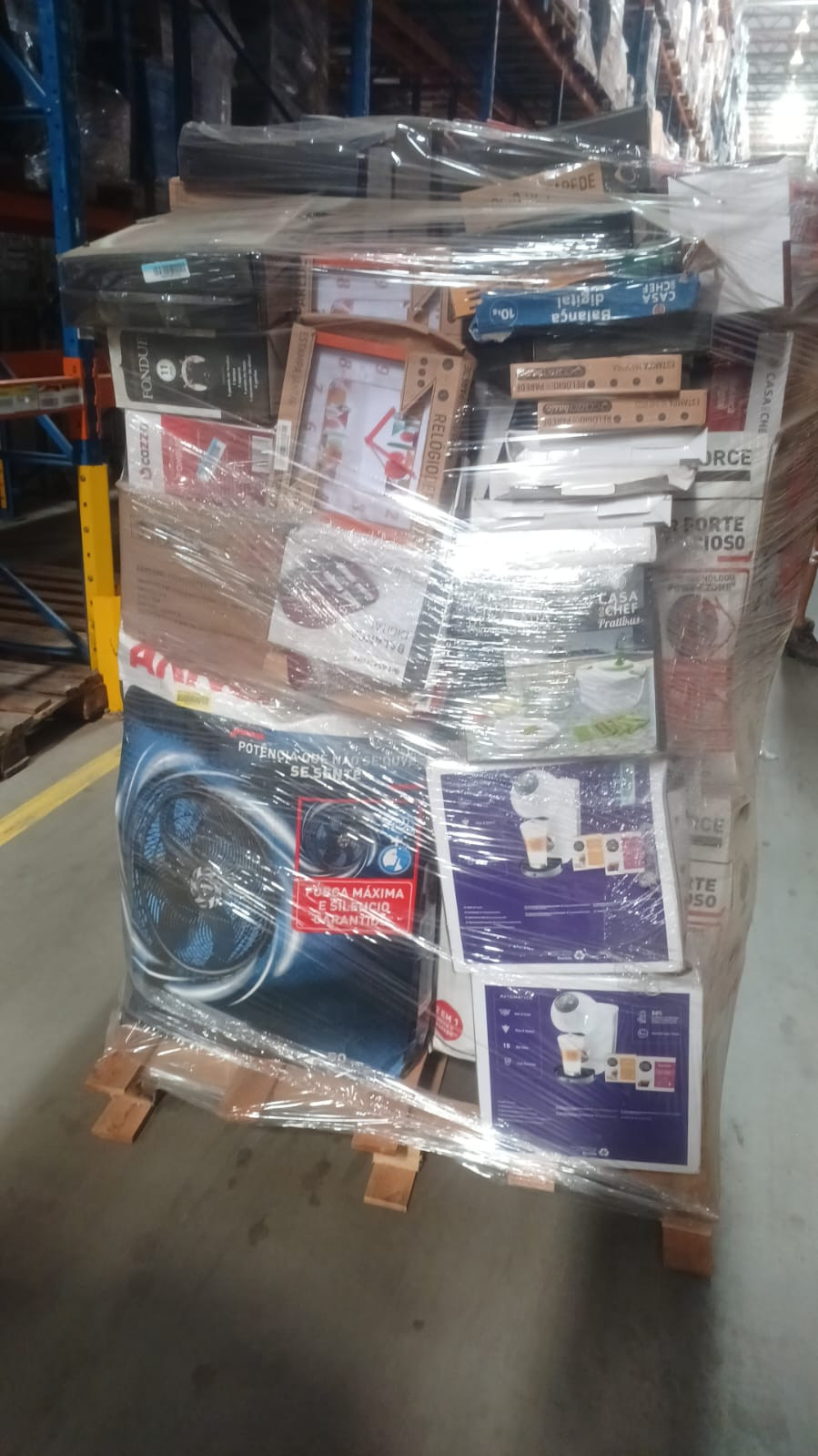 PALLET FECHADO COM APROXIMADAMENTE 100 ITENS — foto 3