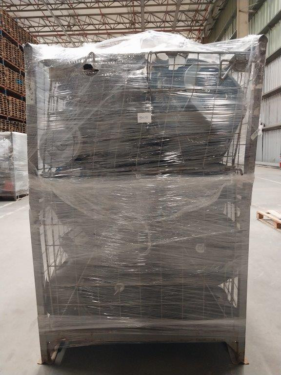 PALLET FECHADO COM APROXIMADAMENTE 30 ITENS — foto 1