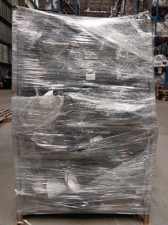 PALLET FECHADO COM APROXIMADAMENTE 30 ITENS — foto 3