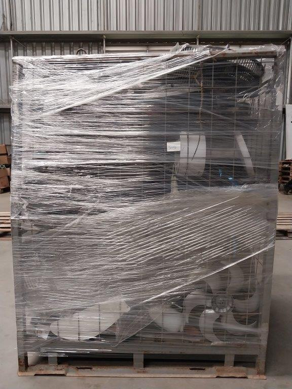 PALLET FECHADO COM APROXIMADAMENTE 30 ITENS — foto 2