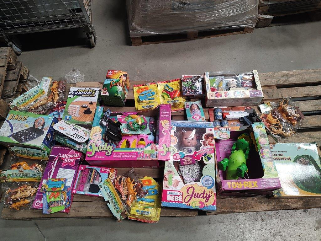 28 BRINQUEDOS DIVERSOS — foto 1