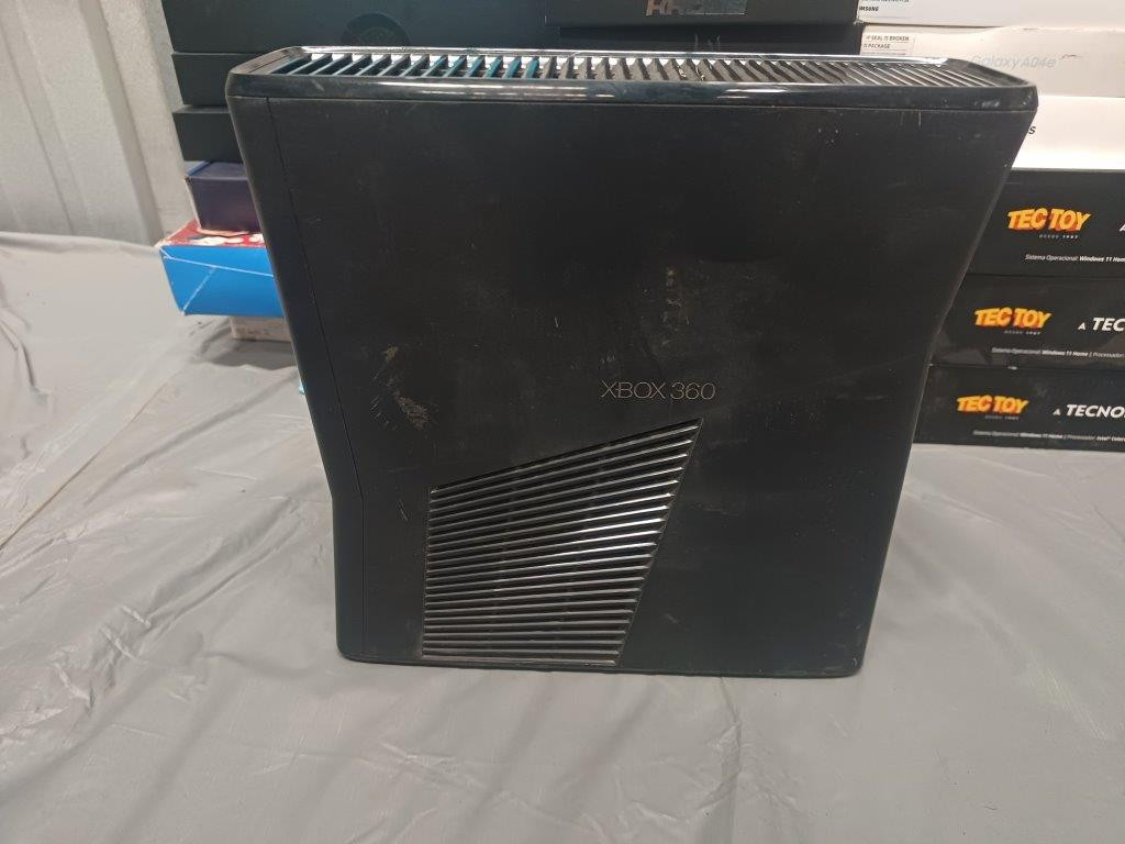 01 XBOX 360 SEM HDD E SEM CABOS — foto 1