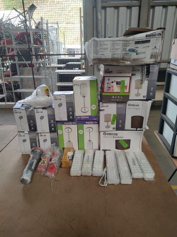 26 ITENS SENDO: 04 ABAJURES + 19 LUMINÁRIAS/LEDS + 03 LANTERNAS — foto 1