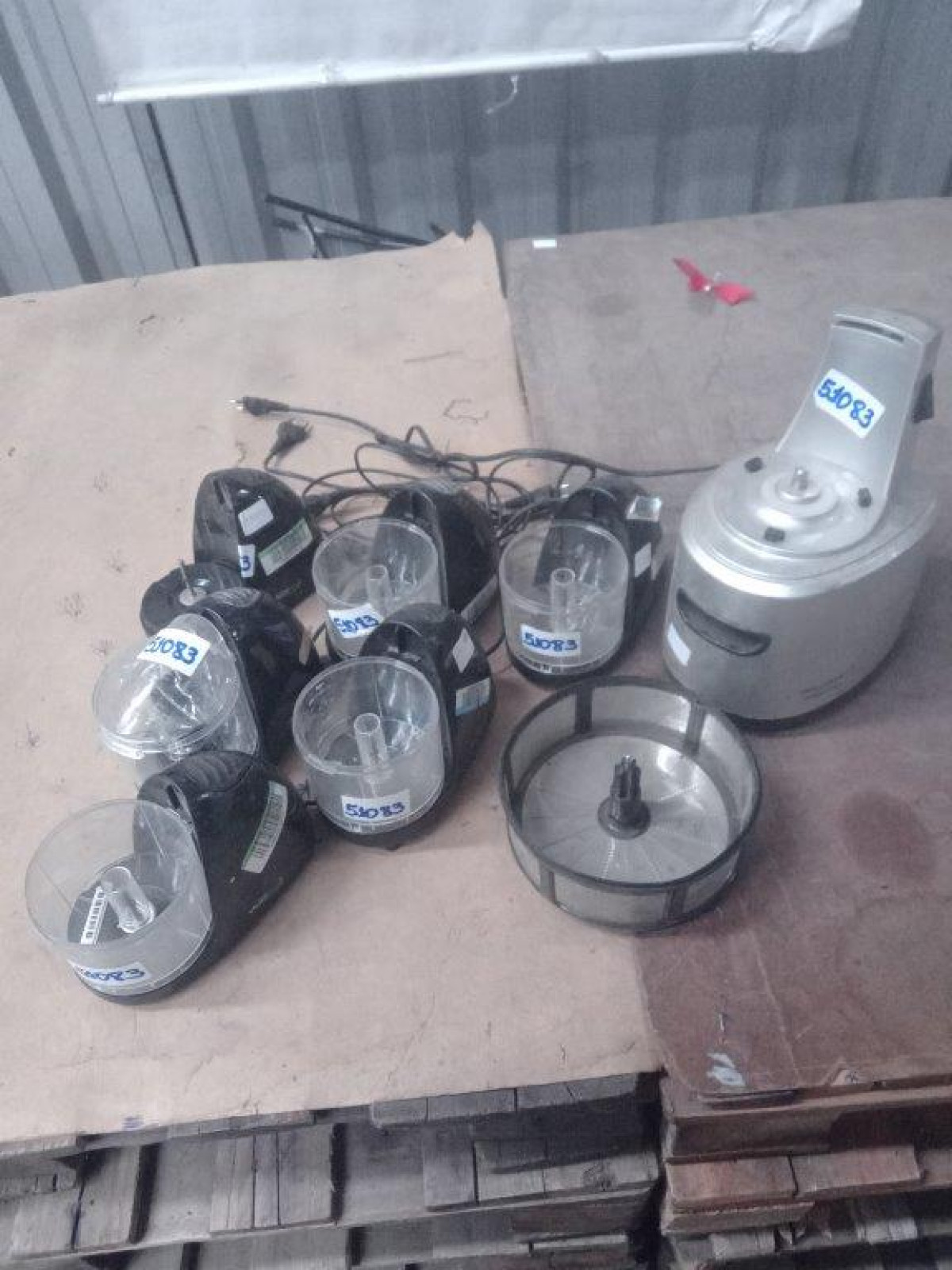 07 ITENS SENDO: 01 CENTRIFUGADORA + 06 MINI PROCESSADORES — foto 1