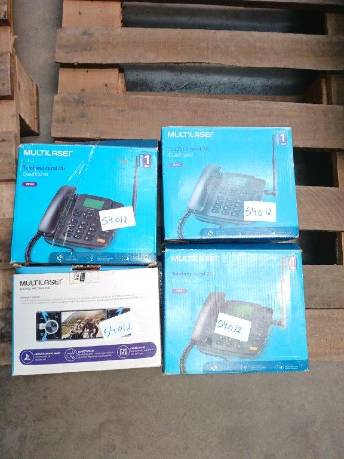 04 ITENS SENDO: 01 AUTORRADIO + 03 TELEFONES — foto 1