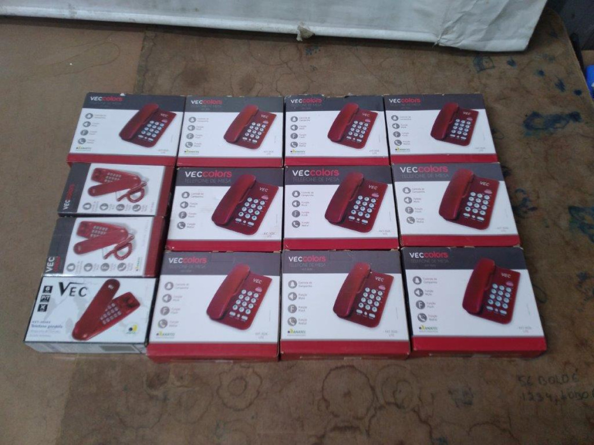 13 TELEFONES — foto 1