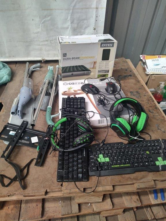 10 ITENS SENDO: 02 MOUSES + 02 MOPS/ESFREGÕES + 01 COLCHÃO INFLÁVEL + 01 COMBO GAMER + 01 FONE + 01 MESA + 01 SUPORTE PARA TV + 01 TECLADO — foto 1
