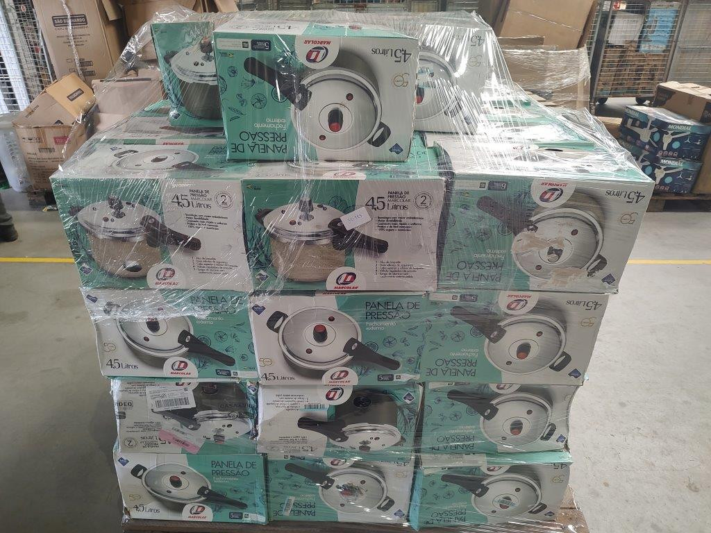 Pallet Fechado com Aproximadamente 50 Itens