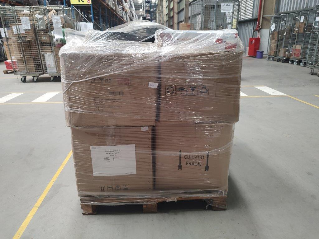 Pallet Fechado com Aproximadamente 115 Itens
