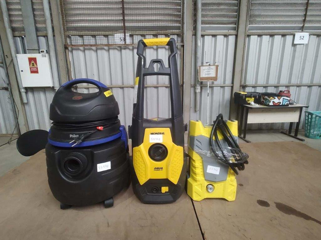 03 Itens Sendo: 02 Lavadoras A Pressão + 01 Aspirador