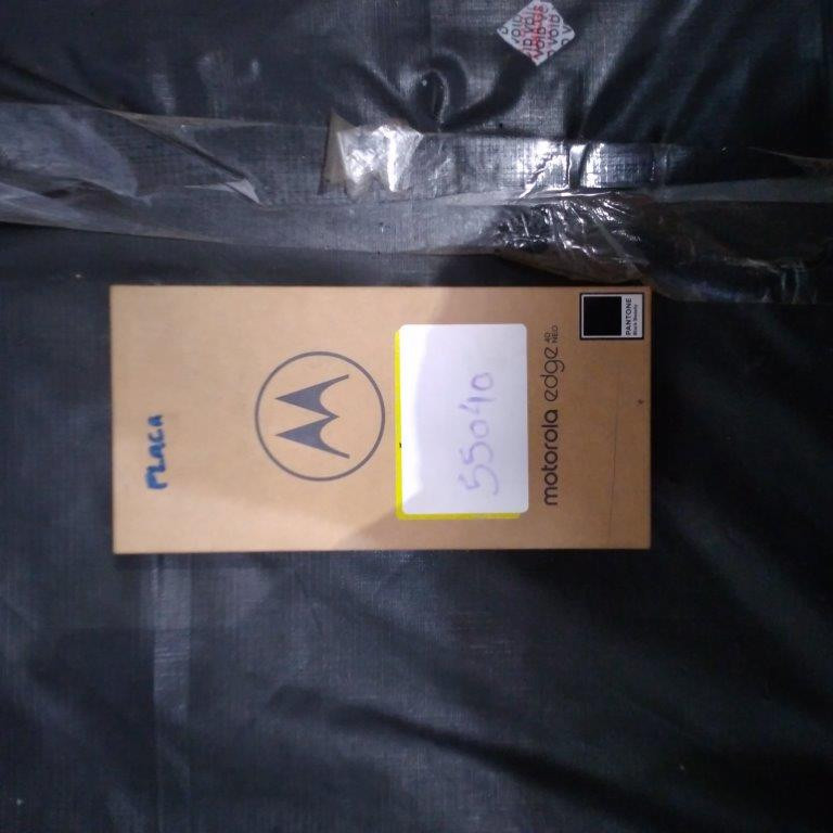 01 Smartphone Edge 40