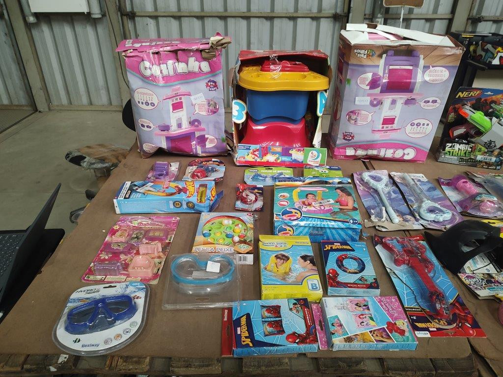32 Brinquedos Diversos
