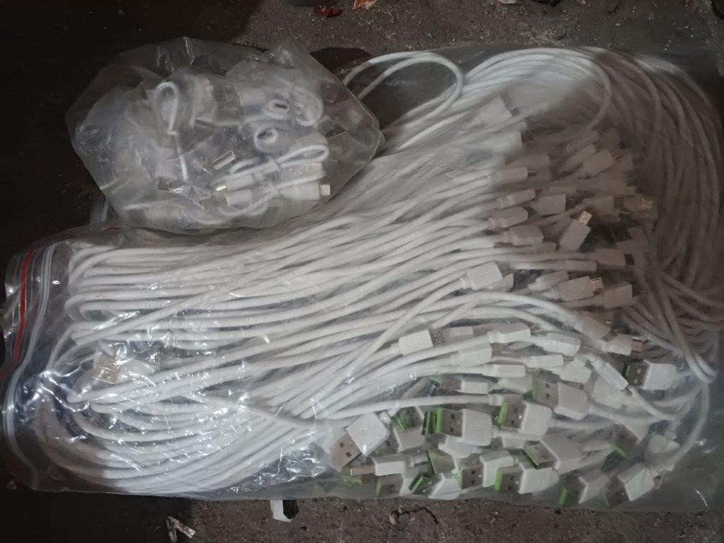 Sacola Com Diversos Cabos Micro Usb - Podendo Conter Defeitos Ou Ser Sucata