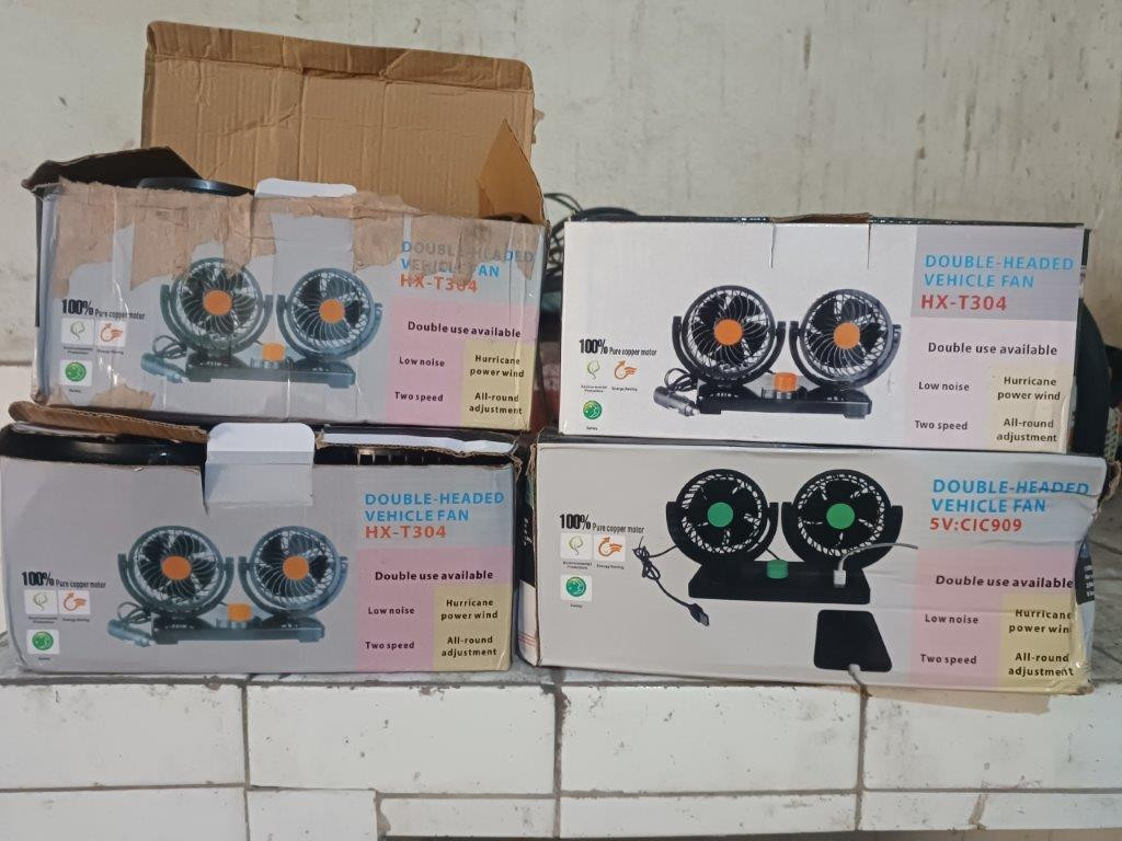04 Mini Ventiladores Veiculares - Podendo Conter Defeitos Ou Ser Sucata