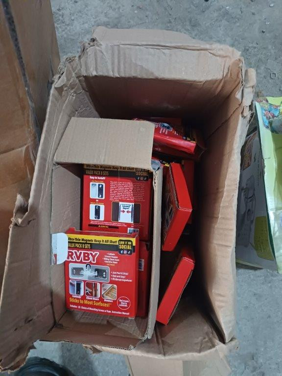 Caixa Com Diversos Ímã Trava Porta - Podendo Conter Defeitos Ou Ser Sucata