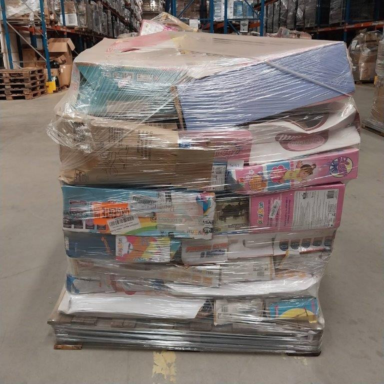 Pallet Fechado Contendo Aproximadamente 76 Brinquedos