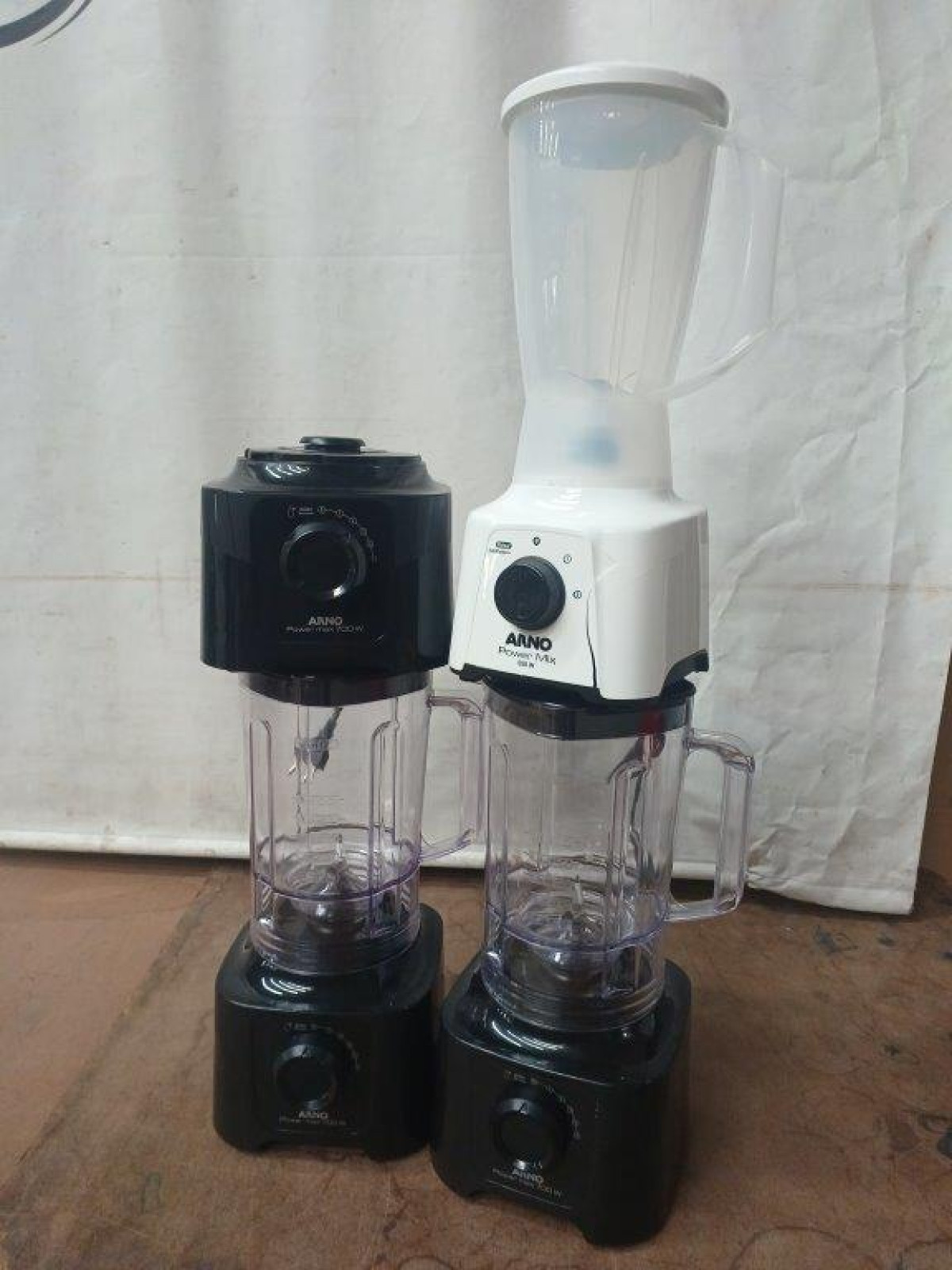 04 Liquidificadores (01 Somente Motor)