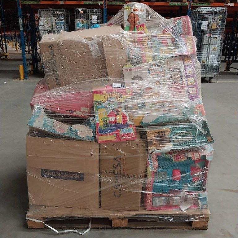 Pallet Fechado Contendo Aproximadamente 96 Brinquedos