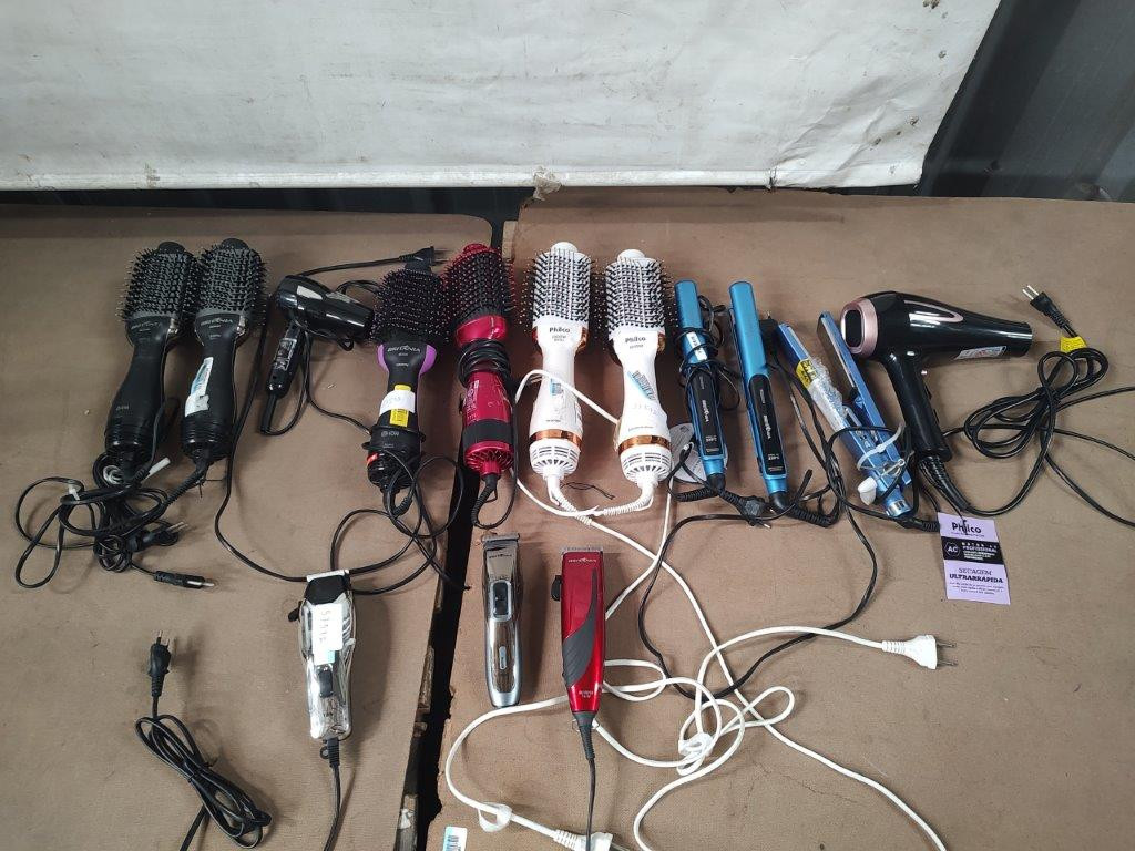 14 Itens Sendo: 06 Escovas Secadoras + 03 Cortadores de Cabelo + 03 Pranchas + 02 Secadores