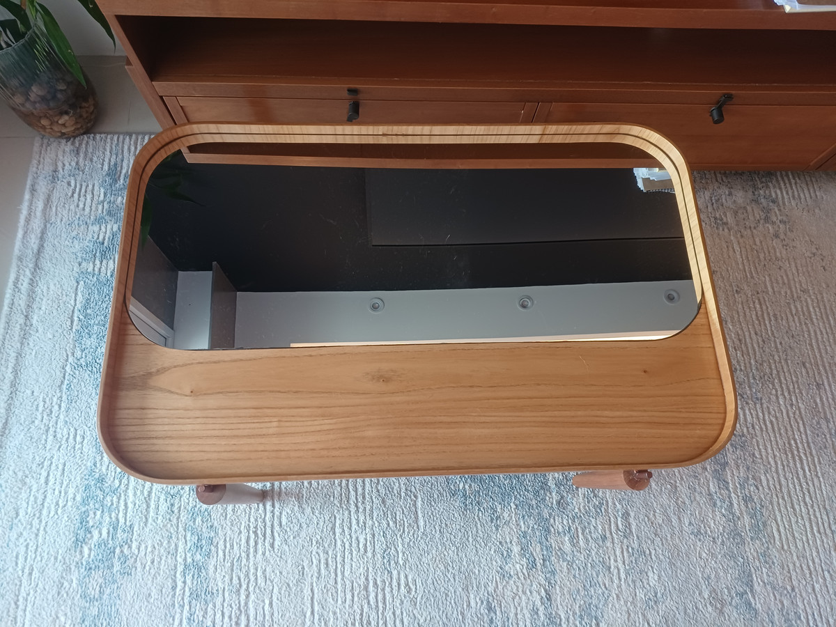 Mesa De Centro Espelhada (Um Pé Com Avaria)
