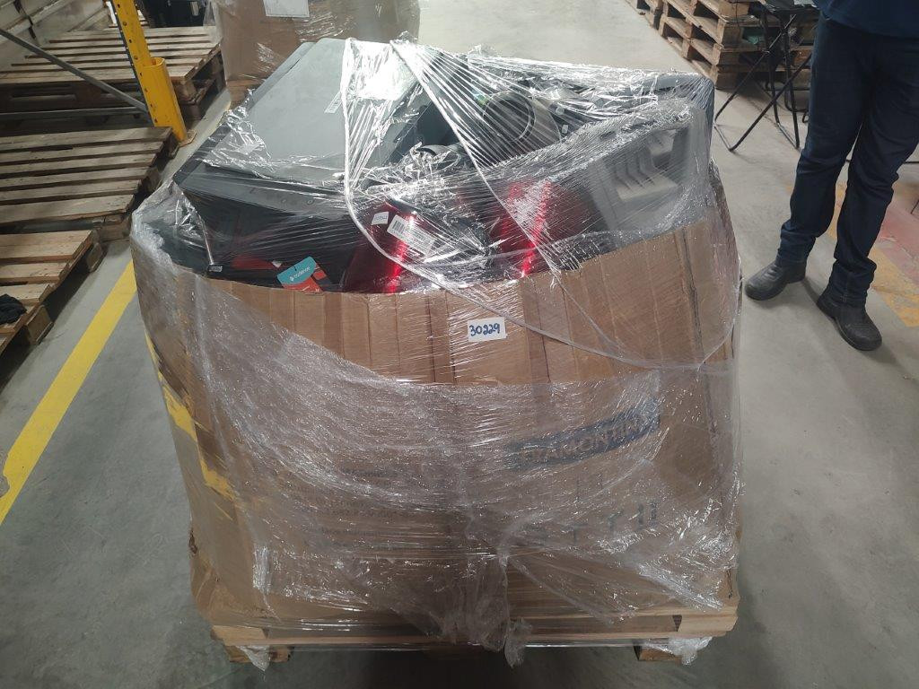 Pallet Fechado com Aproximadamente 79 Itens Diversos