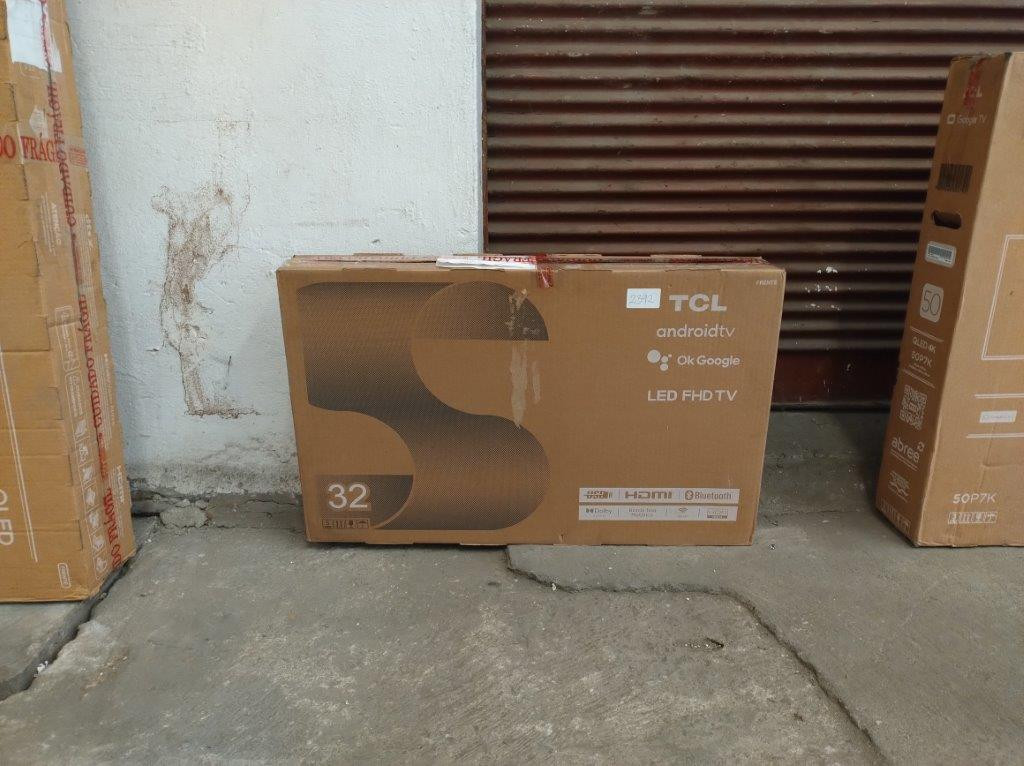 01 Smart Tv 32 Tcl - Podendo Conter Tela Trincada