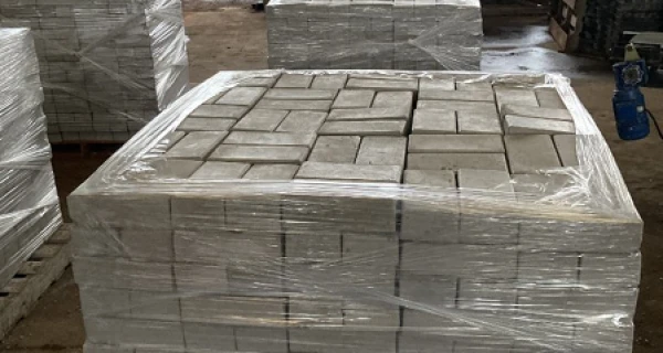 Concreto - Betoneira – Desenformador – Lubrificador – Formas Plásticas — foto 1