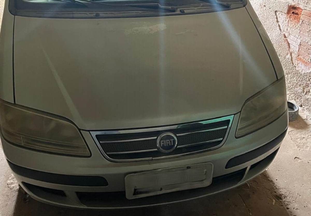 Fiat Idea 1.4 ELX Flex - Ano 2007 -  Cor Verde — foto 4