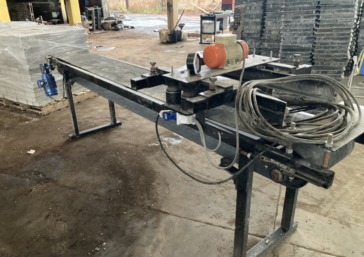 Desenformadora Pavers Concreto - Com Mesa Vibratória e Transportadora Pneumática