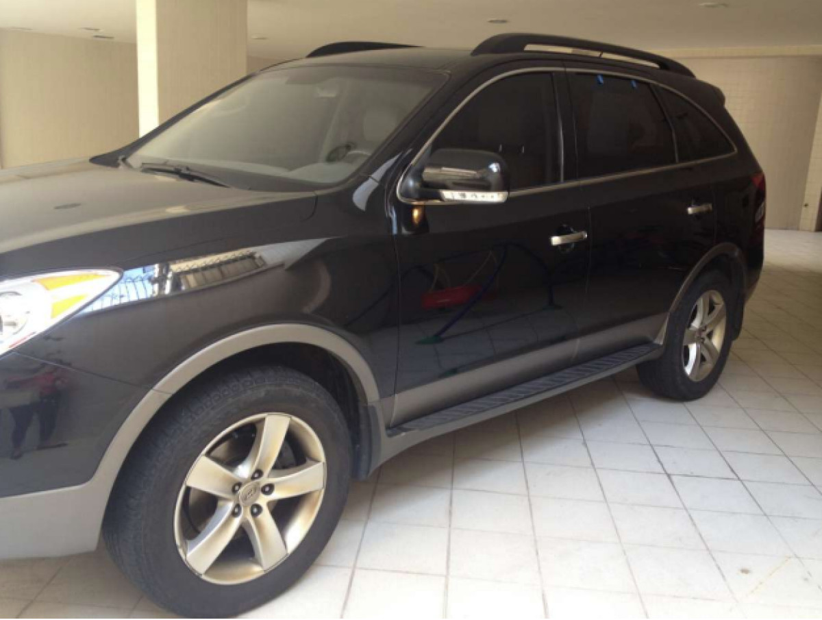 Hyundai Veracruz 3.8 V6 – Ano 2011 – Cor Preta — foto 2