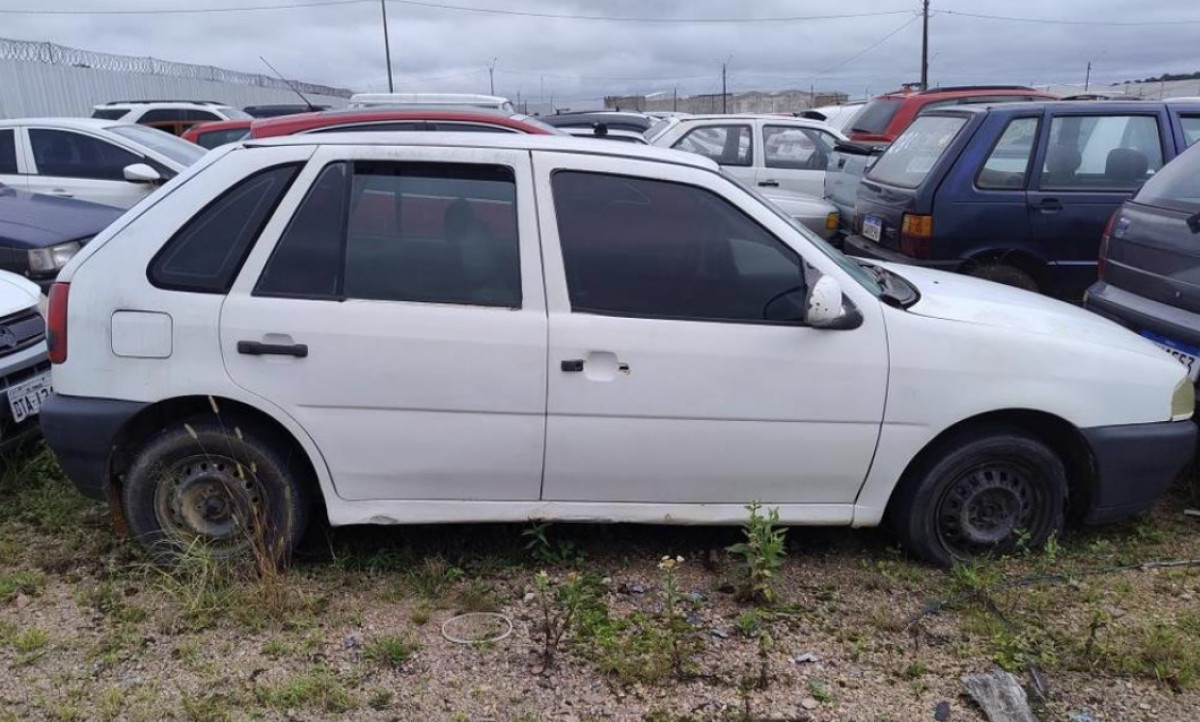 VW/Gol - Ano 1999 - Cor Branca — foto 1