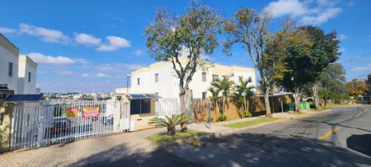 Apartamento com Vaga – Rua Nicolau Latchoc, 55 – Cond. Resid. Ilha do Sol – Campo Comprido – Curitiba/PR — foto 1