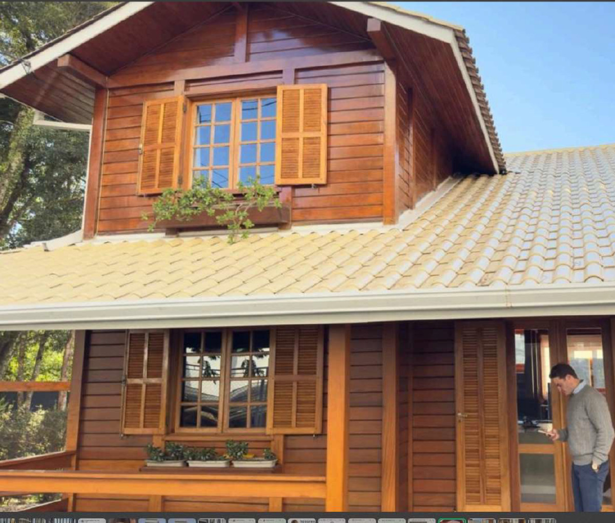 Casa de Exposição – Área de 146m² - Em Madeira Grápia — foto 2