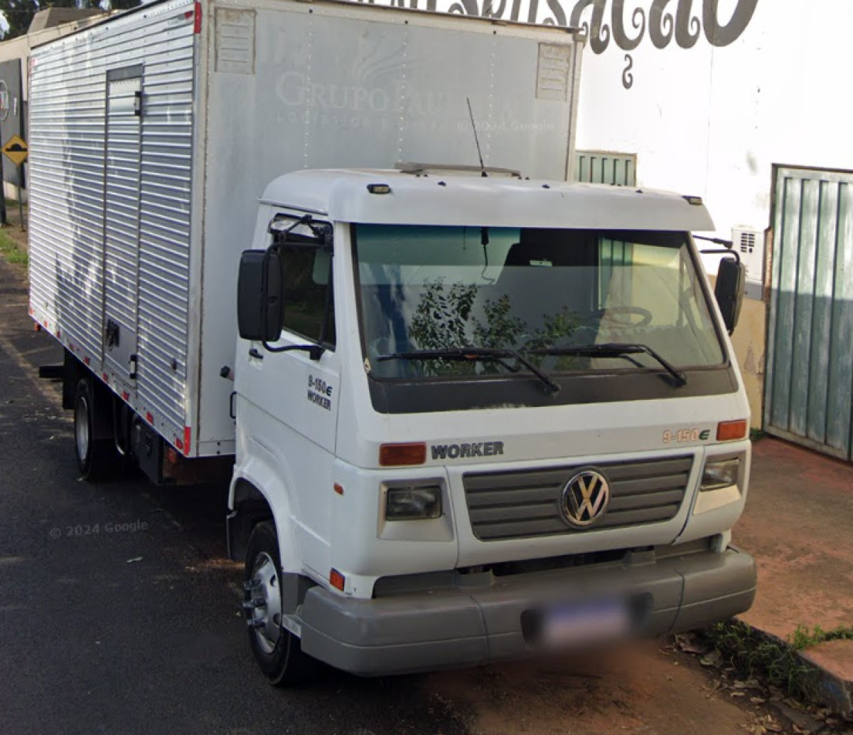 Volkswagen VW/8.150 – Ano 2001 – Cor Branca — foto 1