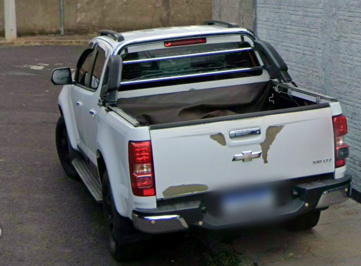 Direitos - Caminhonete Chevrolet S10 Pick-Up LTZ 2.4 - Ano 2013 - Cor Branca — foto 2