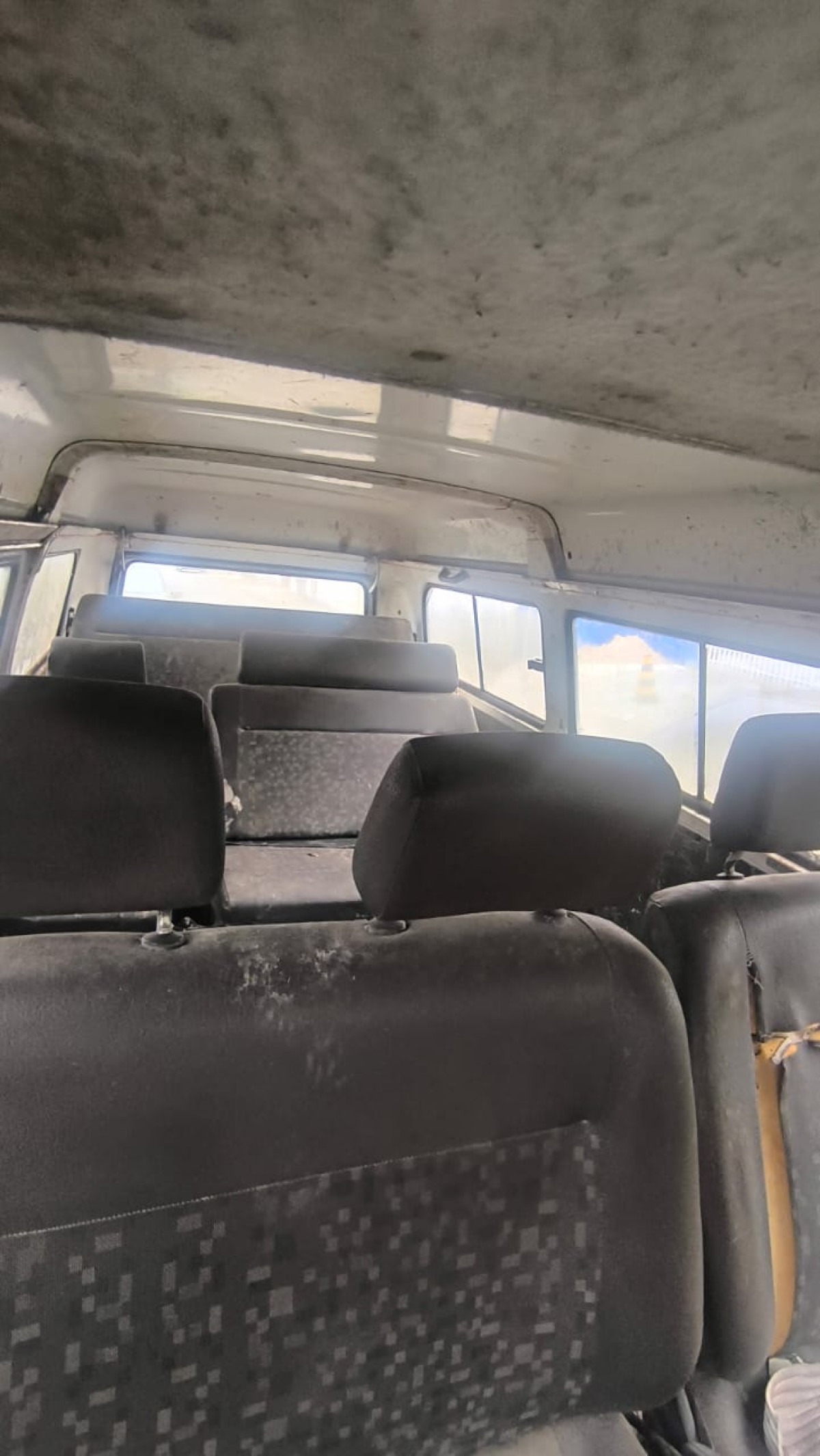 Volkswagen Kombi – Ano 2001 – Cor Branca — foto 3