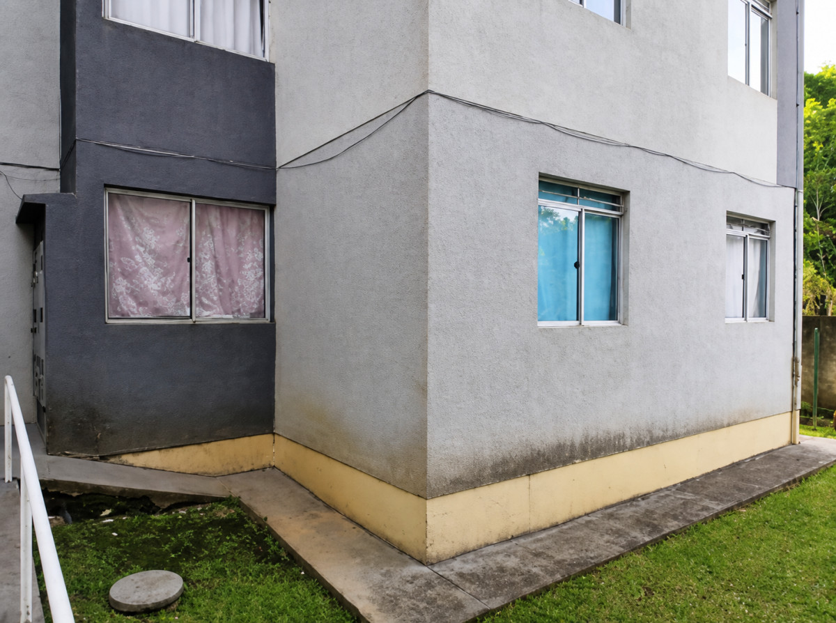 Apartamento - Conj. Residencial Imbuia V - Rua Thereza Lopes Skoroski, 300 - Santa Cândida - Curitiba/PR — foto 3