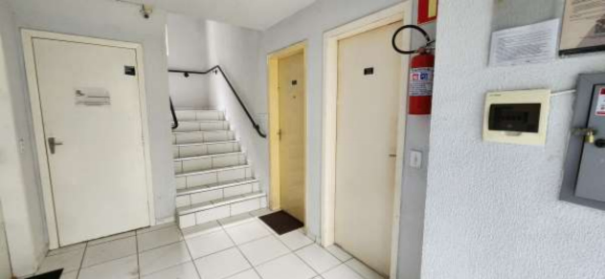 Apartamento 11 - Bloco 06 - Conjunto Residencial Aroeira V - Curitiba/PR — foto 4