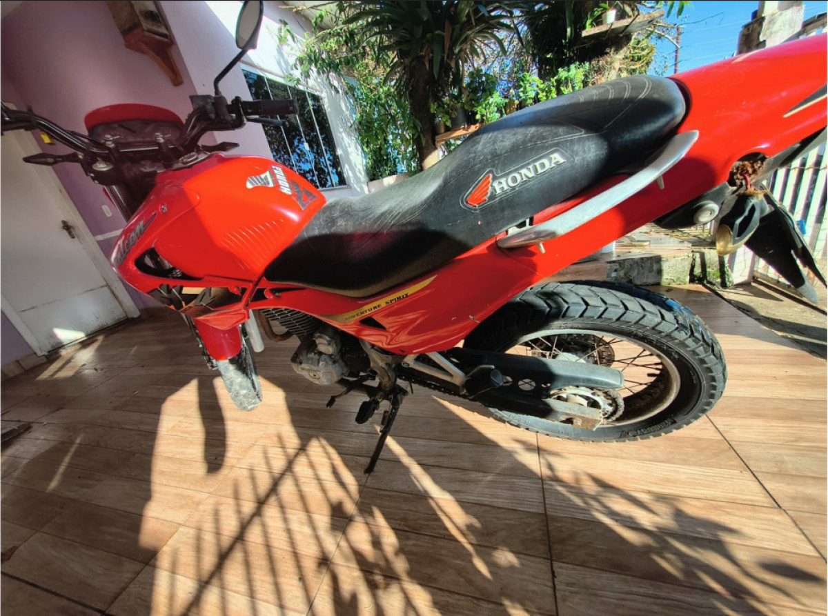 HONDA/NX4 FALCON - Ano 2001 - Cor Vermelha — foto 3
